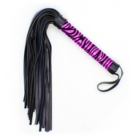 Компактная черно-фиолетовая плеть с тигровым принтом на рукояти 40 см